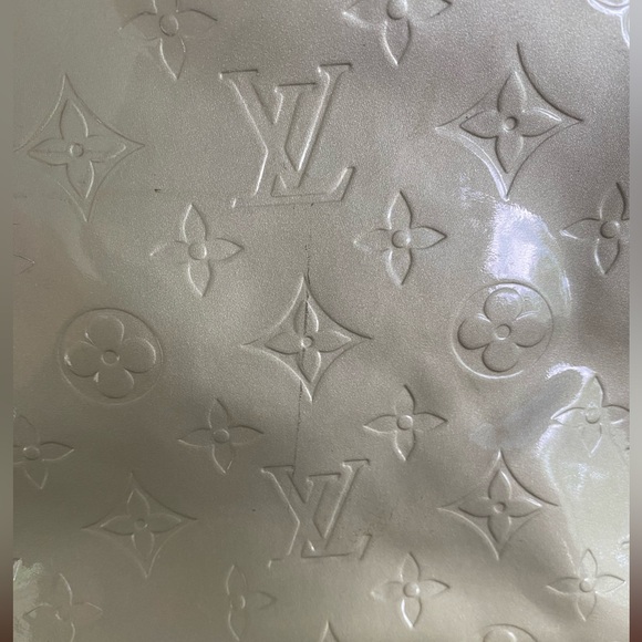 Louis Vuitton Green Vernis Monogram Tote - Picture 9 of 16